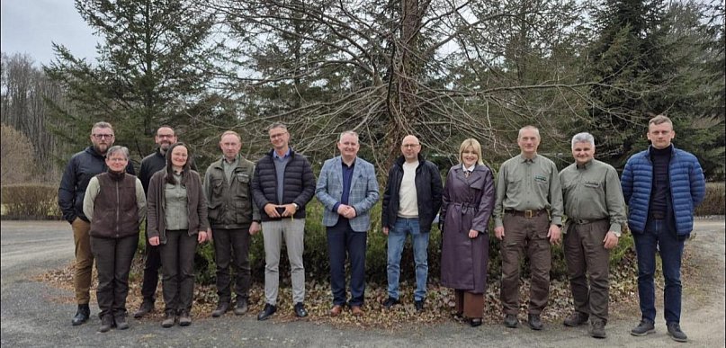 Debrzno planuje budowę ścieżki wokół stawu. Jest porozumienie z gminą Lipka