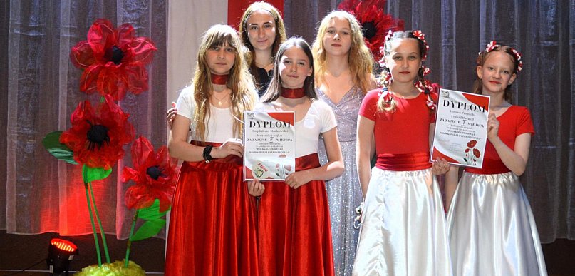 Konkurs piosenki patriotycznej w Koczale z nagrodami do 500 zł. Trwa nabór