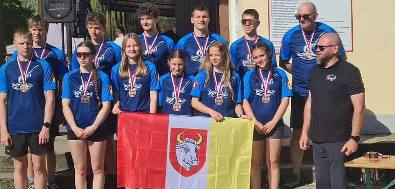Mistrzowie Polski wrócili do Człuchowa. Smocze łodzie znów z medalami