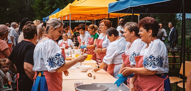 Będą lepić, oceniać i jeść pierogi na czas. Mistrzostwa wracają do Rzewnicy