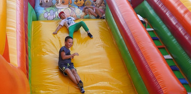 Szalone ferie w Koczale. Dmuchańce, gry i zabawy dla dzieci