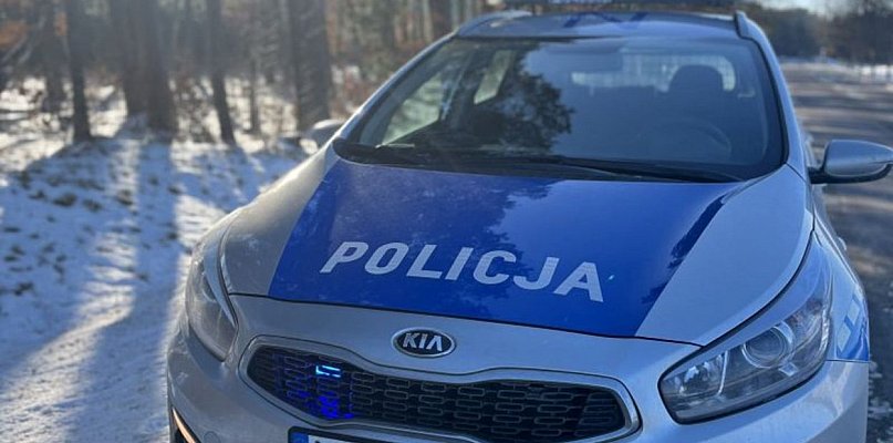 Leżał w rowie przy DK22. Policjanci ruszyli z pomocą
