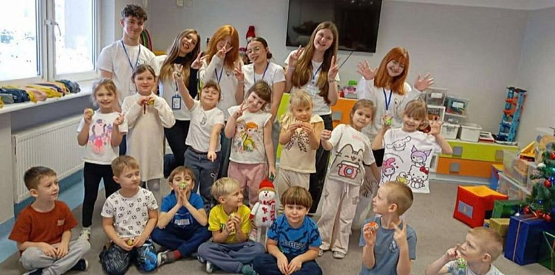 Licealiści z Człuchowa z projektem w przedszkolu