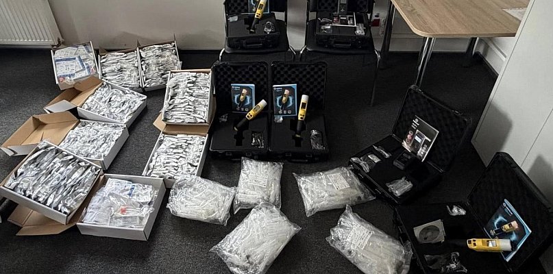 Policja w Czarnem z nowym sprzętem do badania trzeźwości i narkotyków