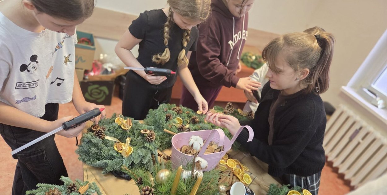 Warsztaty florystyczne dla dzieci w Przechlewie