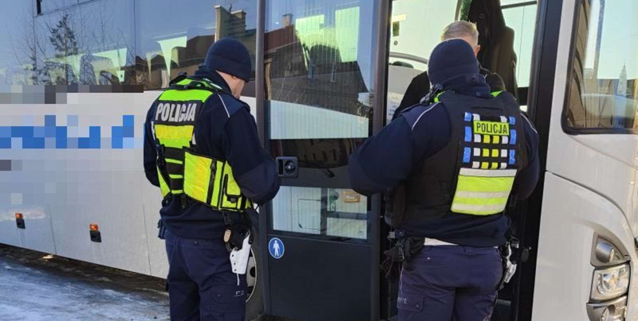 Bezpieczne ferie. Policja kontroluje autobusy z dziećmi