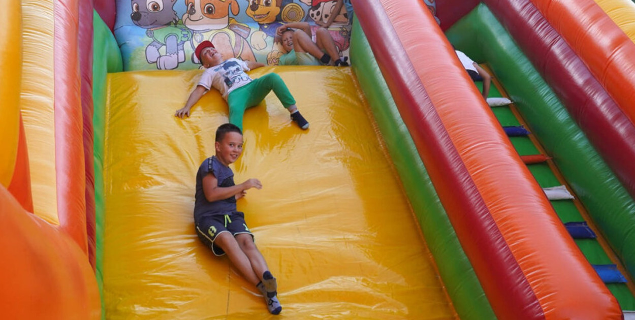 Szalone ferie w Koczale. Dmuchańce, gry i zabawy dla dzieci