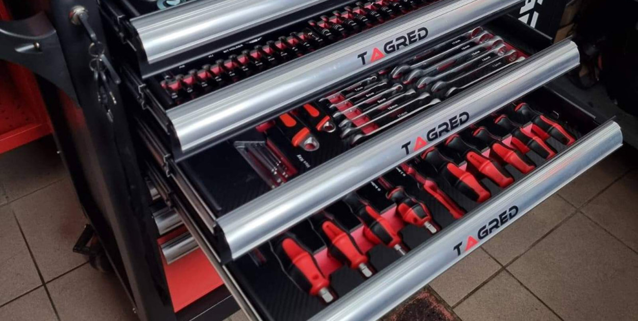 OSP Bińcze inwestuje w rozwój. Nowy wózek narzędziowy i kuchenka w remizie