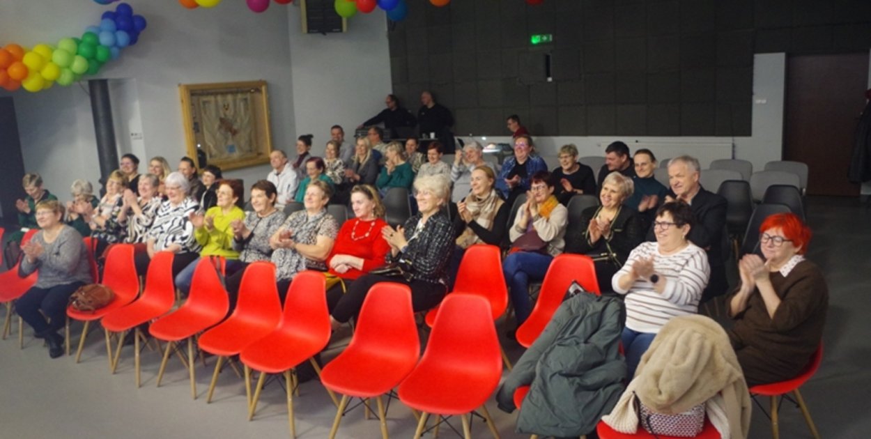 Walentynki w Przechlewie. Kabaret z Konopi rozbawił publiczność do łez