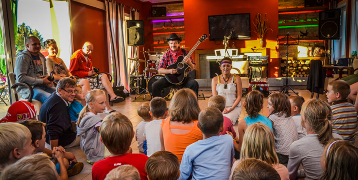 Rodzinne wakacje nad morzem – co robić w Łebie z dziećmi, żeby każdy wrócił z urlo